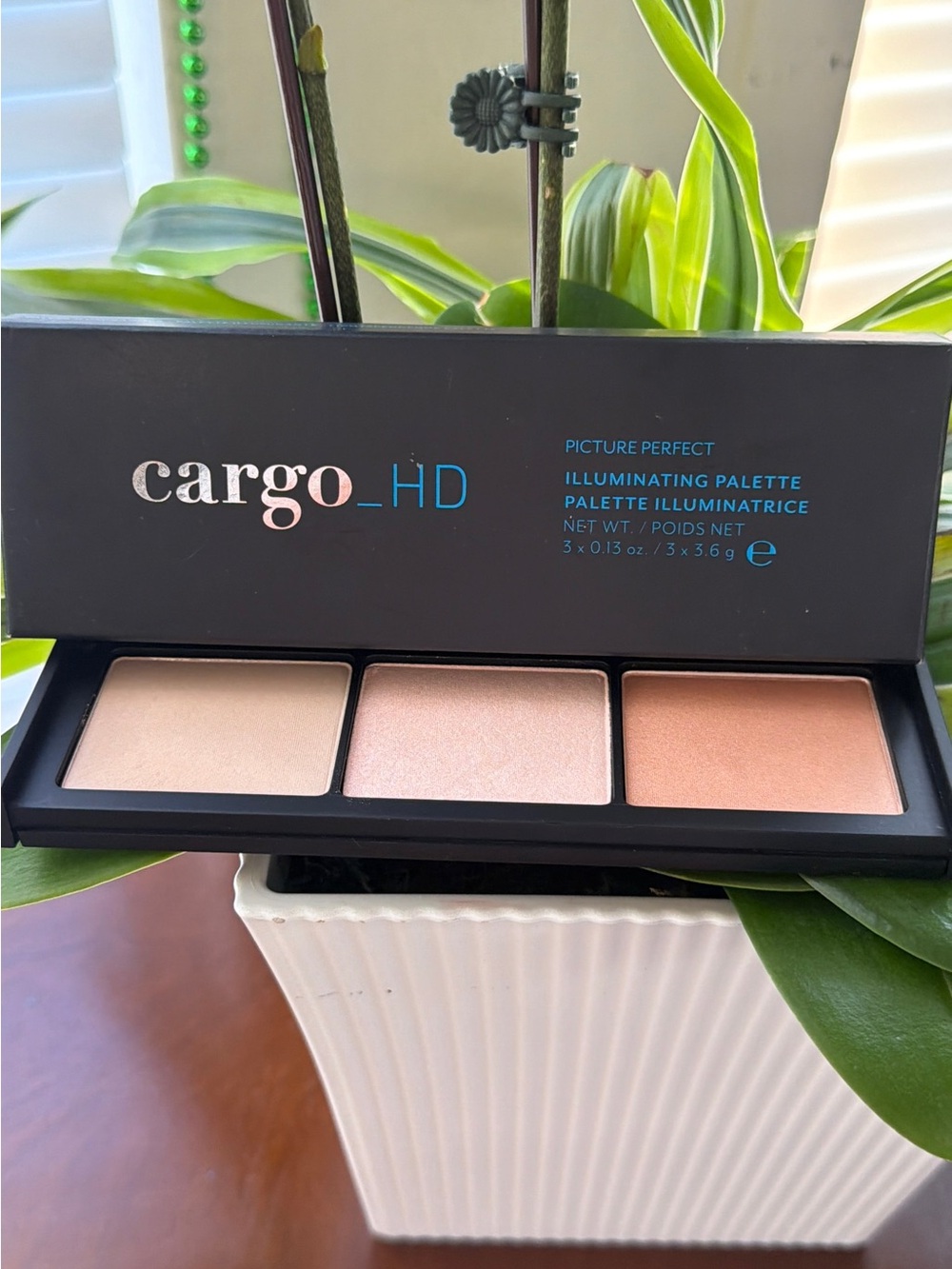Cream & Beige Face Highlighting Palette - Neutral Glow